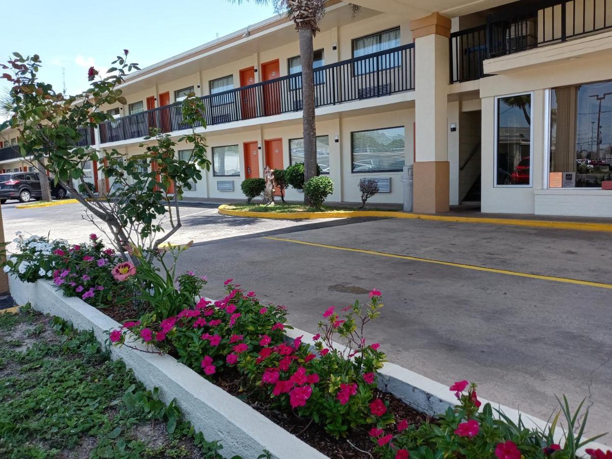 Hole Inn The Wall Hotel - Fort Walton Beach - Sunset Plaza - Nearby Beaches & Hurlburt Εξωτερικό φωτογραφία