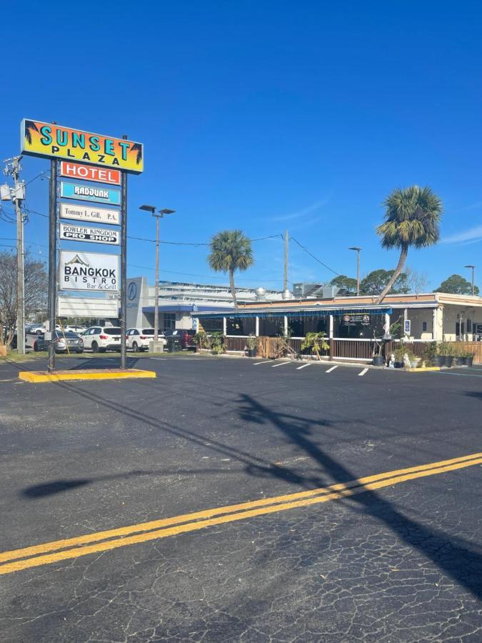 Hole Inn The Wall Hotel - Fort Walton Beach - Sunset Plaza - Nearby Beaches & Hurlburt Εξωτερικό φωτογραφία
