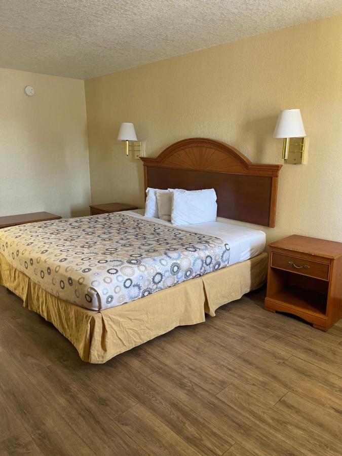 Hole Inn The Wall Hotel - Fort Walton Beach - Sunset Plaza - Nearby Beaches & Hurlburt Εξωτερικό φωτογραφία