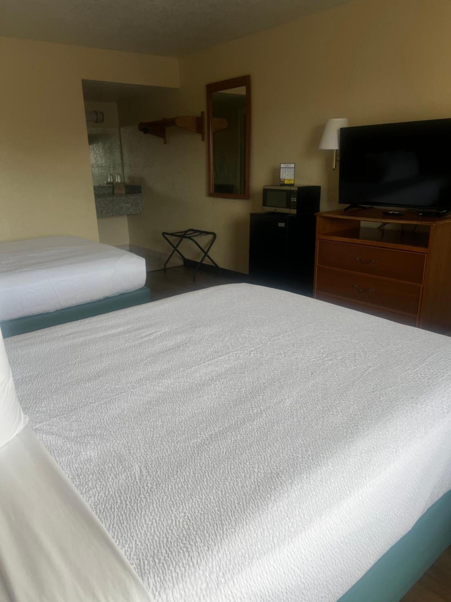 Hole Inn The Wall Hotel - Fort Walton Beach - Sunset Plaza - Nearby Beaches & Hurlburt Εξωτερικό φωτογραφία