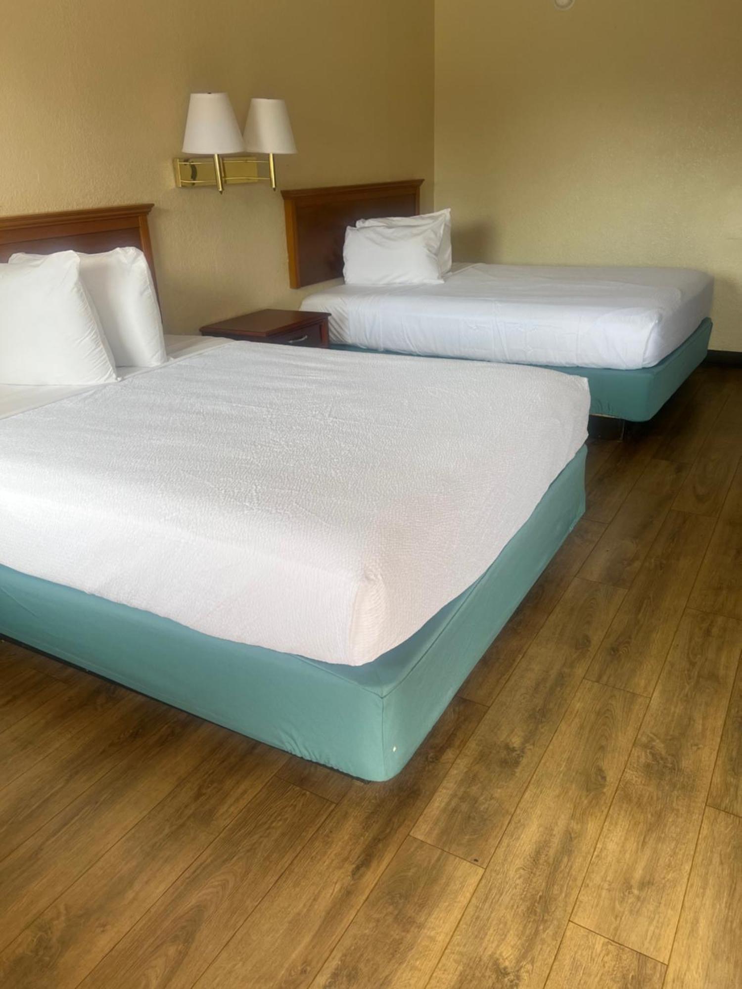 Hole Inn The Wall Hotel - Fort Walton Beach - Sunset Plaza - Nearby Beaches & Hurlburt Εξωτερικό φωτογραφία