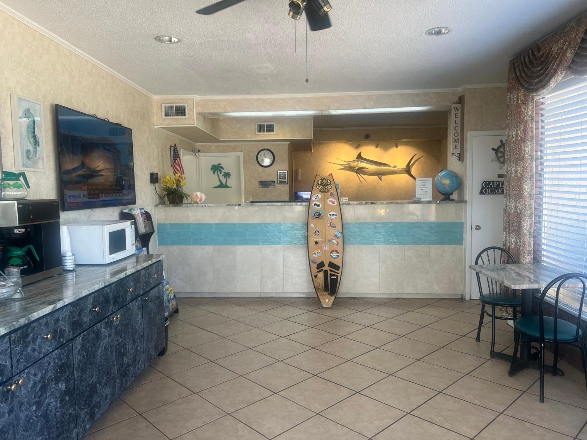Hole Inn The Wall Hotel - Fort Walton Beach - Sunset Plaza - Nearby Beaches & Hurlburt Εξωτερικό φωτογραφία