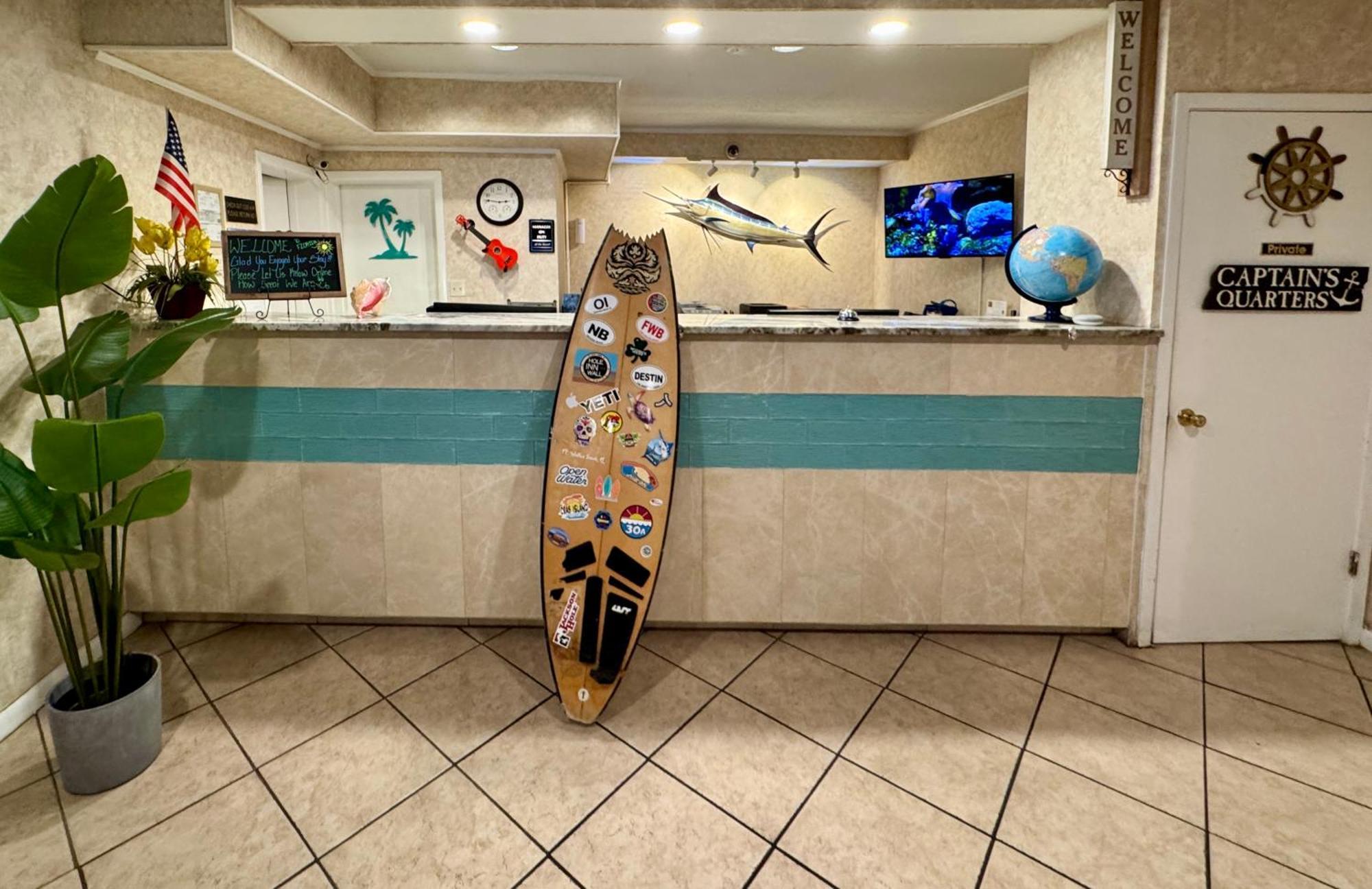 Hole Inn The Wall Hotel - Fort Walton Beach - Sunset Plaza - Nearby Beaches & Hurlburt Εξωτερικό φωτογραφία