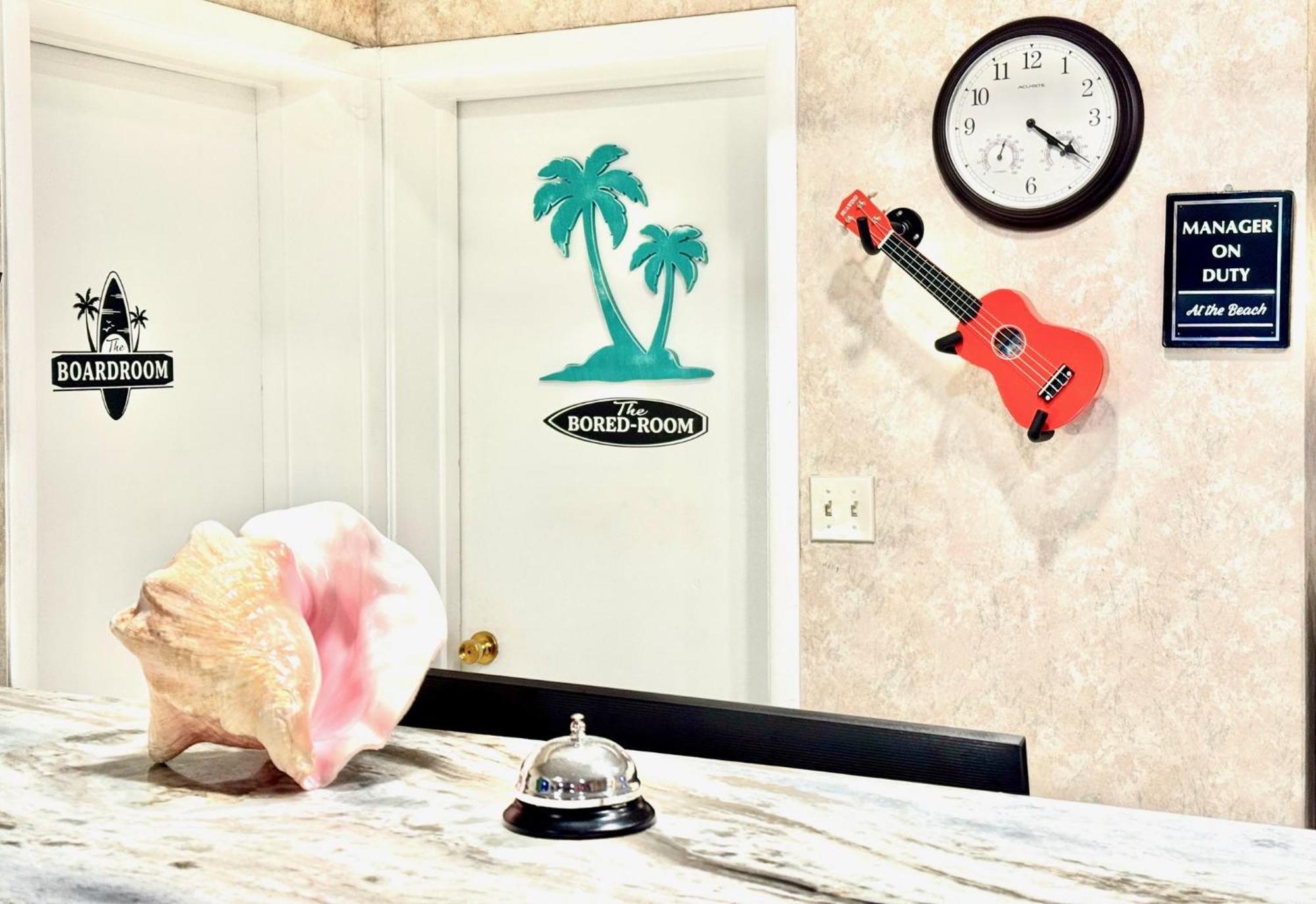 Hole Inn The Wall Hotel - Fort Walton Beach - Sunset Plaza - Nearby Beaches & Hurlburt Εξωτερικό φωτογραφία