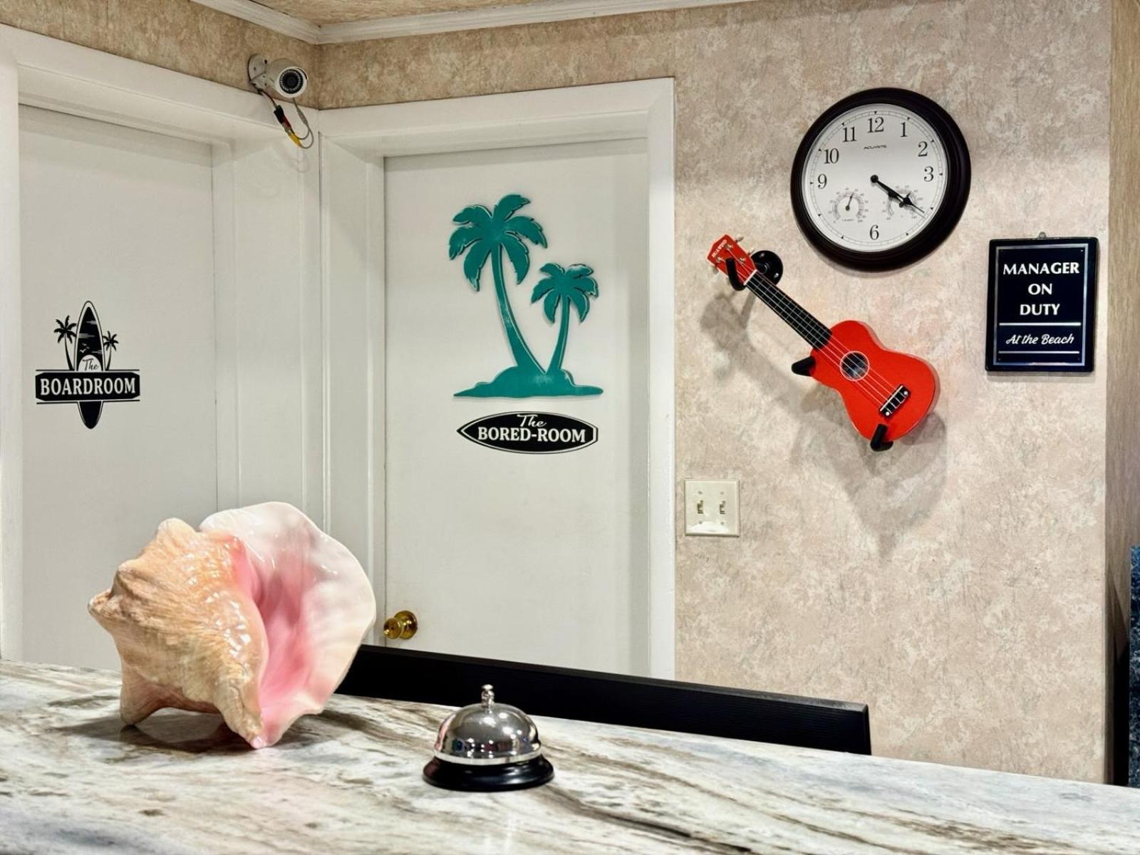 Hole Inn The Wall Hotel - Fort Walton Beach - Sunset Plaza - Nearby Beaches & Hurlburt Εξωτερικό φωτογραφία